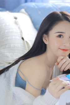 学生和老师在教室TUBE